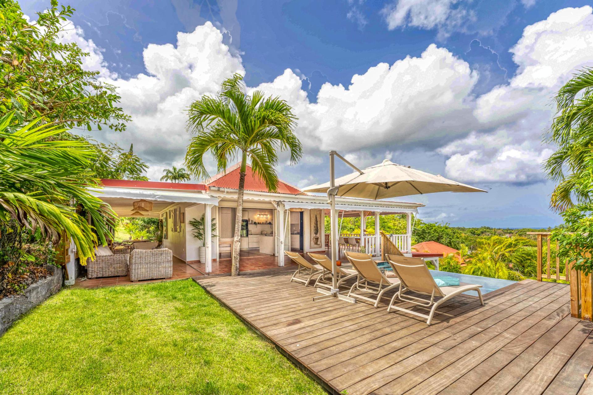 1.A louer villa avec piscine et Grand bourg-Marie-Galante